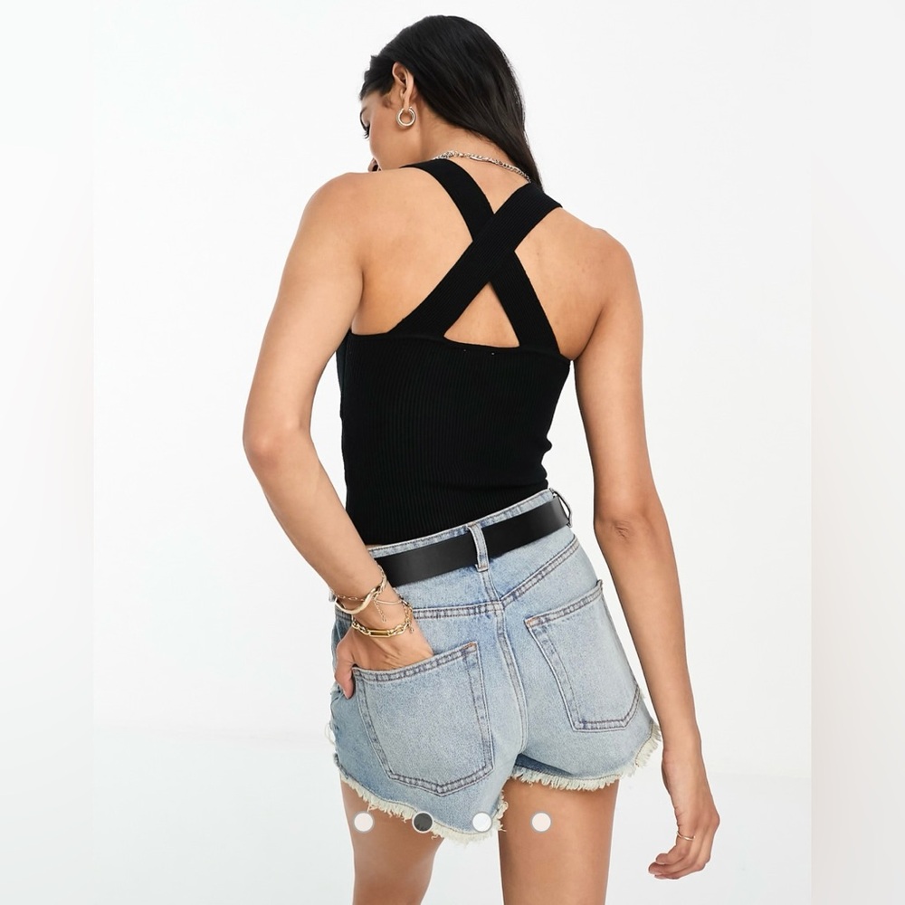 A&F Black Cross-Back Crop Top - Picture 4 of 6